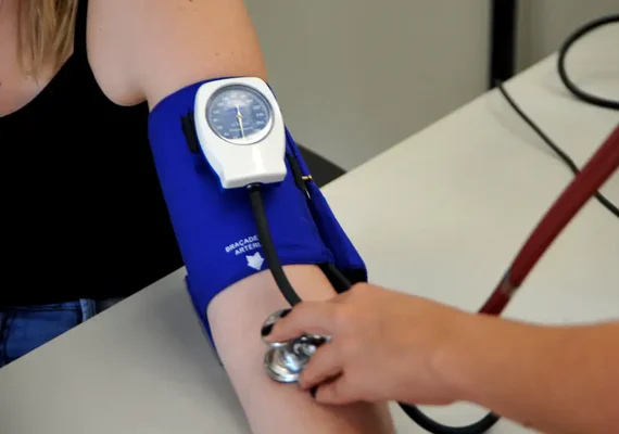 Nova diretriz médica classifica pressão 12 por 8 como pré-hipertensão