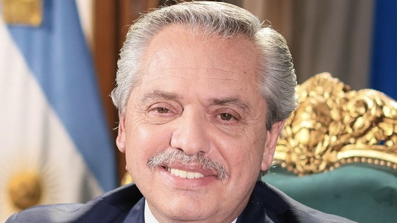 Acusado de agredir a ex-mulher, Alberto Fernández é alvo de busca e apreensão na Argentina