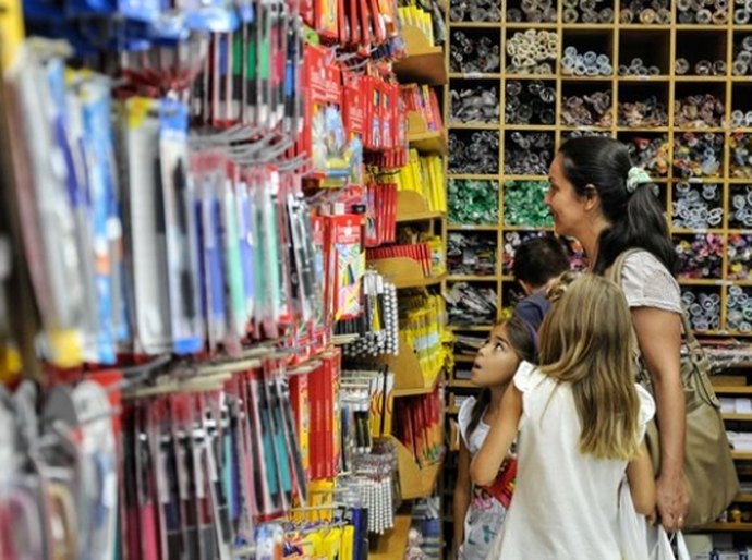 Material escolar em 2026: como o e-commerce se tornou estratégia para driblar os preços