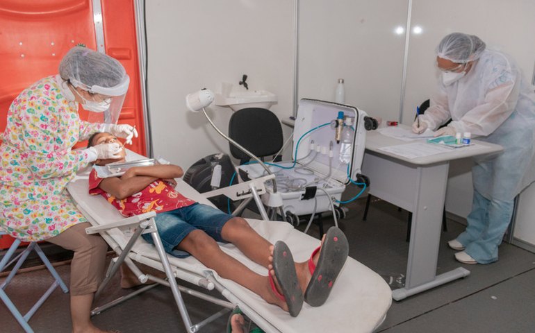 Prefeito JHC sanciona leis que instituem combate ao câncer ocular e reeducação alimentar