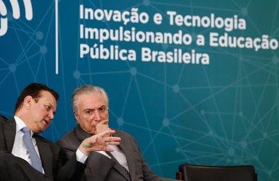 Governo lança programa para levar internet de alta velocidade às escolas do país