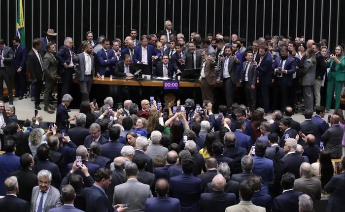 A decisão foi tomada pela Mesa da Câmara A decisão foi tomada pela Mesa da Câmara