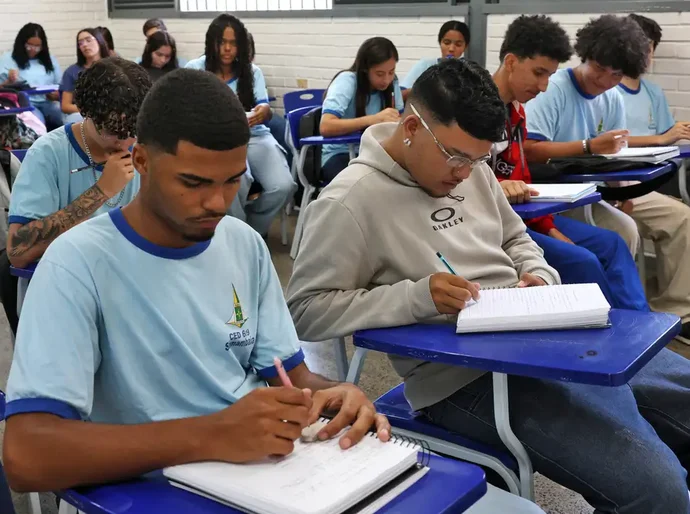 Pé-de-Meia: nascidos em maio e junho recebem hoje parcela de R$ 200
