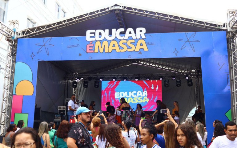 Cultura, ciência e literatura marcam a abertura do Educar é Massa em Maceió