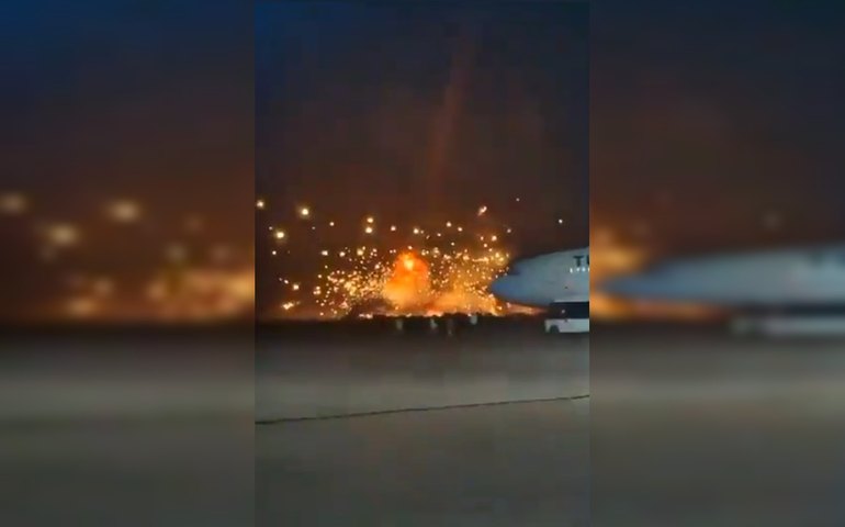 Enorme explosão provoca incêndio com mortes em depósito de munições na capital do Chade, na África Central; vídeo