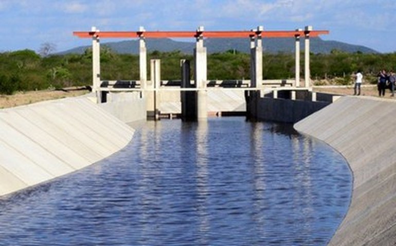 Adutora da Bacia Leiteira será reforçada e ampliada