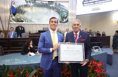 Assembleia homenageia pioneiros e destaques da medicina veterinária em Alagoas