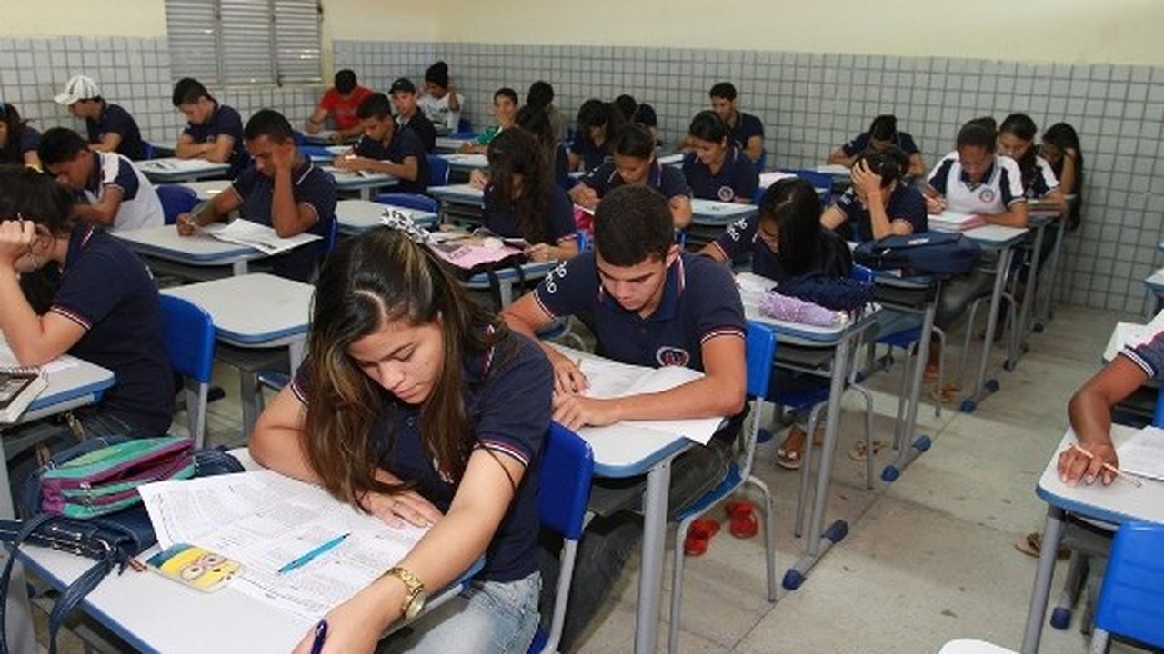 Alunos de Maribondo participam de simulado preparatório para o Enem