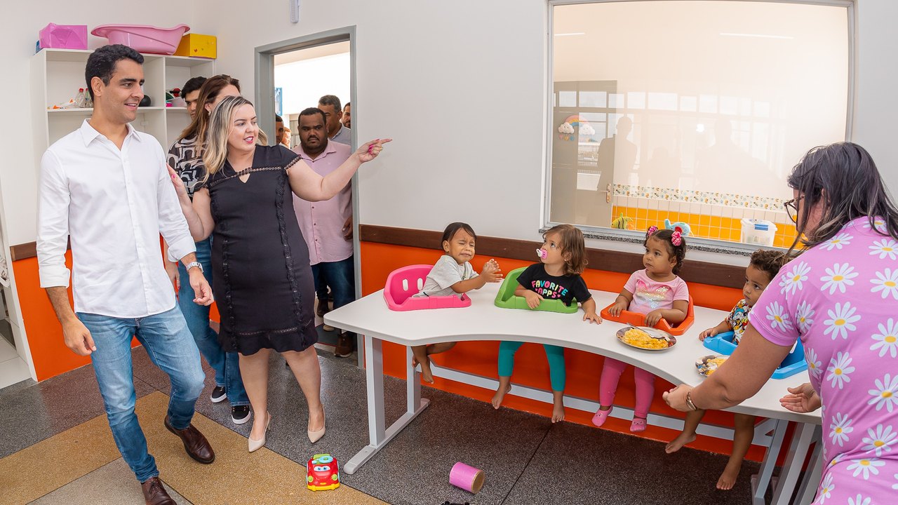 Prefeito JHC entrega creche para atender crianças do Residencial Maceió I, na Cidade Universitária
