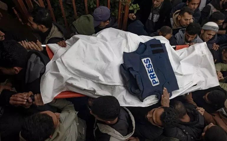 Ataque israelense em Gaza atinge carro de ONG e mata 5 pessoas