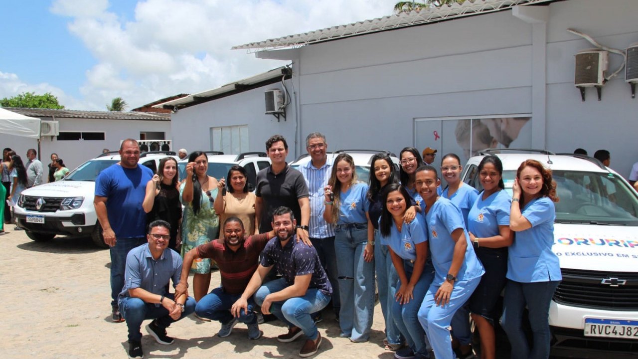 Prefeito Marcelo Beltrão entrega quatro novos carros à Saúde de Coruripe