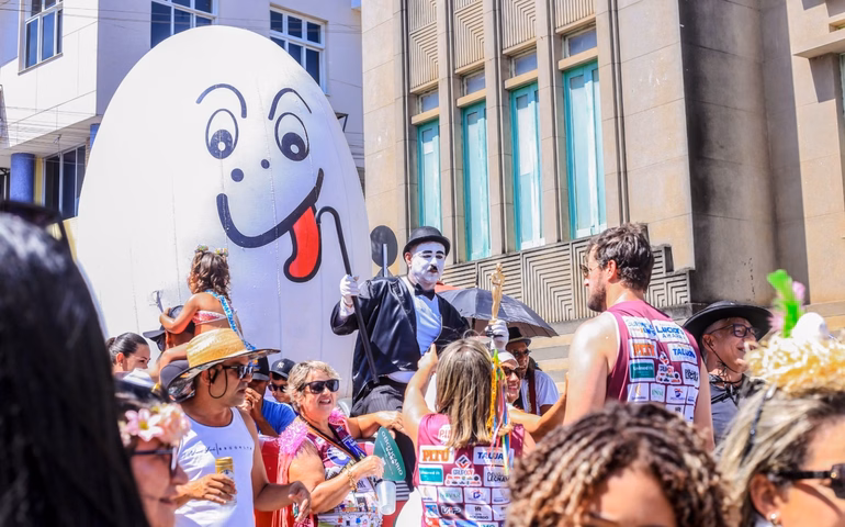 Ovo da Madrugada homenageia o cinema em seu desfile pelas ruas de Penedo