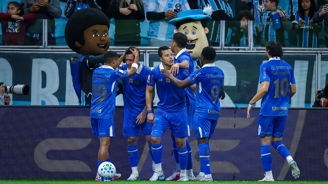 Grêmio vira diante da Chapecoense e fica com moral alta antes do Gre-Nal da Copa do Brasil