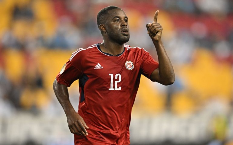 Atlético-GO bate o Internacional e vence a primeira como mandante no Brasileiro