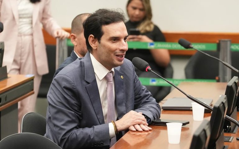 Comissão aprova tempo extra para pessoa com autismo em provas de concurso