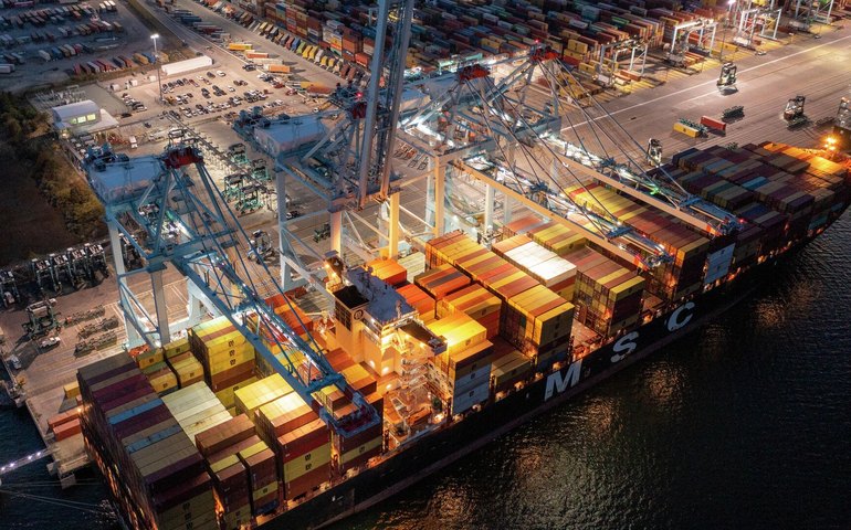 Mídia: EUA querem taxar navios chineses, mas exportações agrícolas e de carvão podem 'pagar o pato'