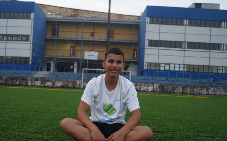 Jovem de projeto social do técnico Jorginho concorre a prêmio internacional