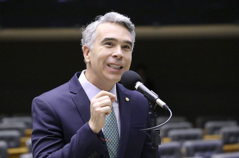 Rafael Brito cobra resposta dura do Estado contra estupros e defende protocolo nacional para proteger vítimas