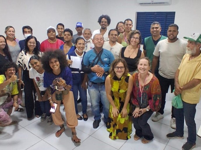 Artistas de rua e pessoas em situação de vulnerabilidade interpretam poesias e discutem suas temáticas em projeto promovido pelo MPAL e pela DPE