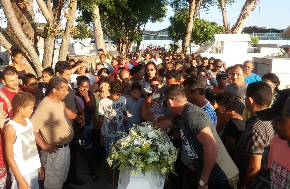 Sepultamento do menino / Foto: Leonardo Barreto/TV Atalaia