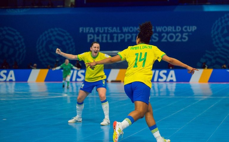 Brasil goleia Irã na estreia da Copa do Mundo de futsal feminino