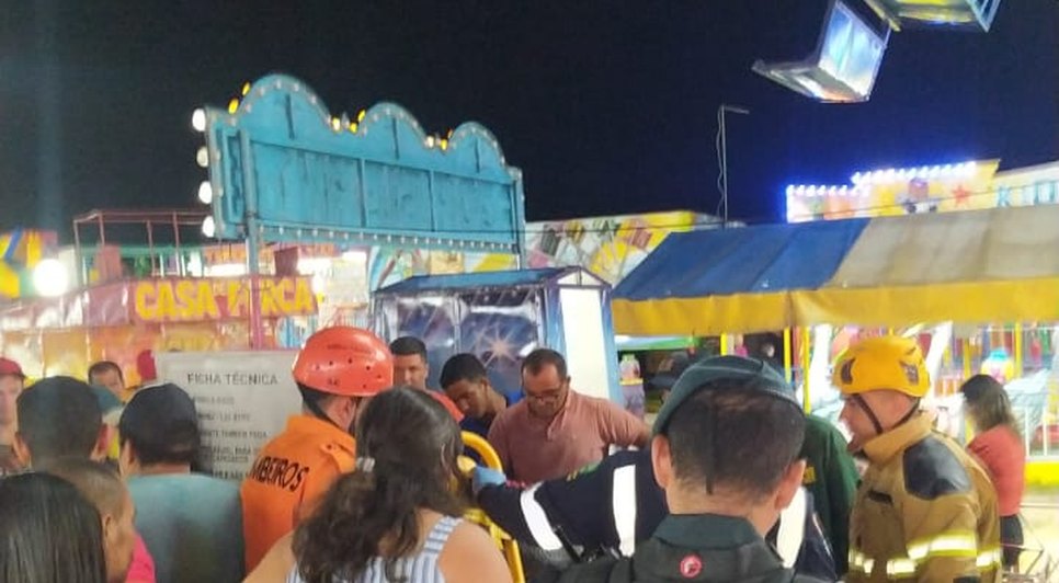 Adolescentes ficam feridas após cairem de roda-gigante em Propriá