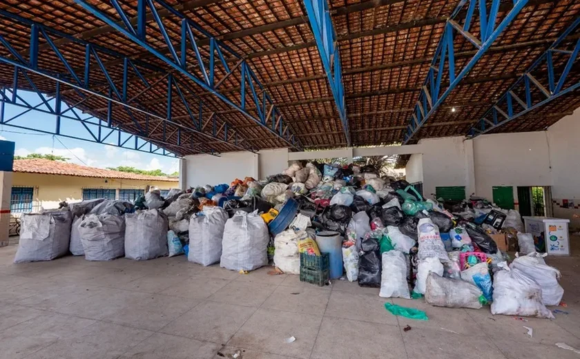 Vergel do Lago bate recorde nacional e moradores arrecadam mais de 8 toneladas de plástico