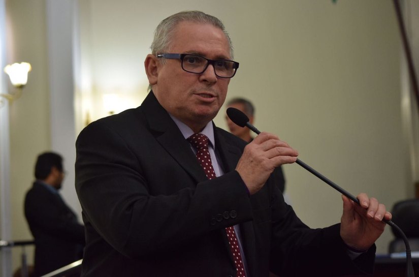 Pastor João Luiz alerta para suicídios associados ao 'desafio da Baleia Azul'