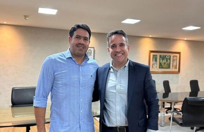 Vice-prefeito Fabinho Monteiro comemora assinatura de OS para construção de uma creche Cria em Monteirópolis