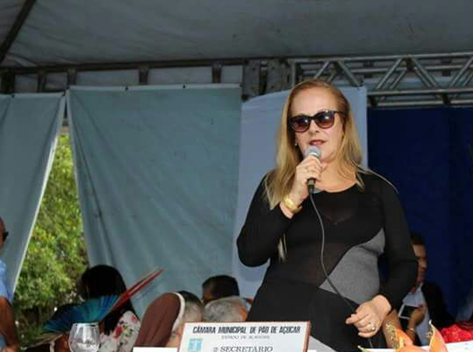 Promotora de Justiça Marta Bueno recebe título de cidadã de Pão de Açúcar