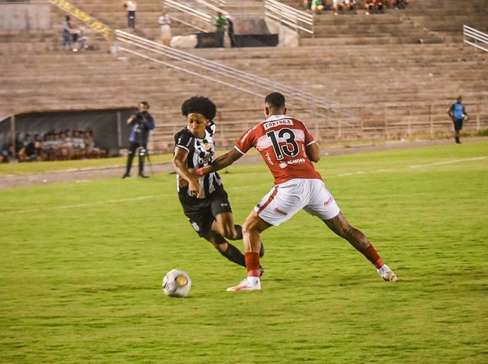 Treze e CRB empatam em jogo com reta final frenética pela Copa do Nordeste