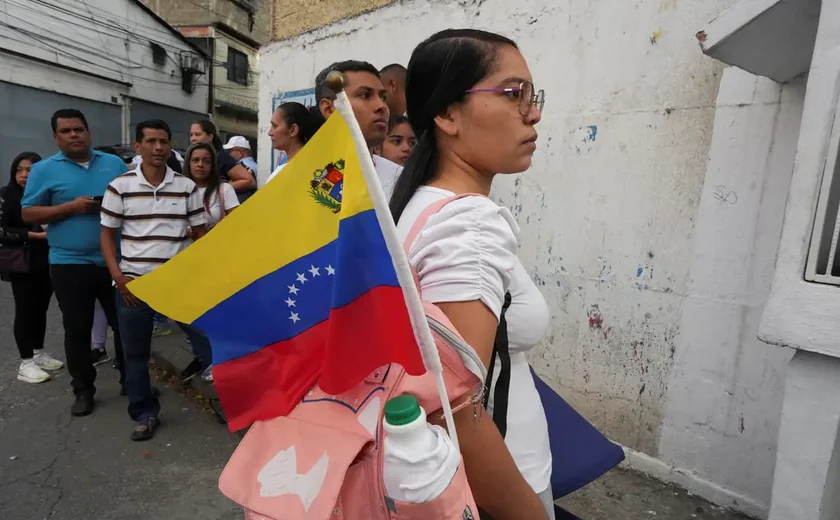Opositores venezuelanos falam pela 1ª vez após mais de 400 dias na embaixada argentina