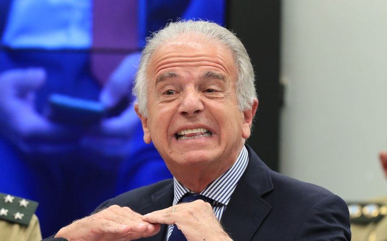 Ministério da Defesa vai ser incluído no pacote do corte de gastos