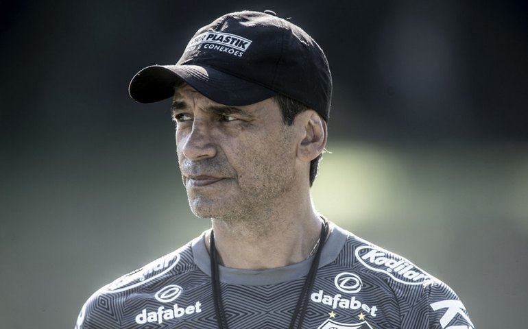 Fábian Bustos fala de demissão do Santos após 2 meses: ‘Não cumpriram promessas’