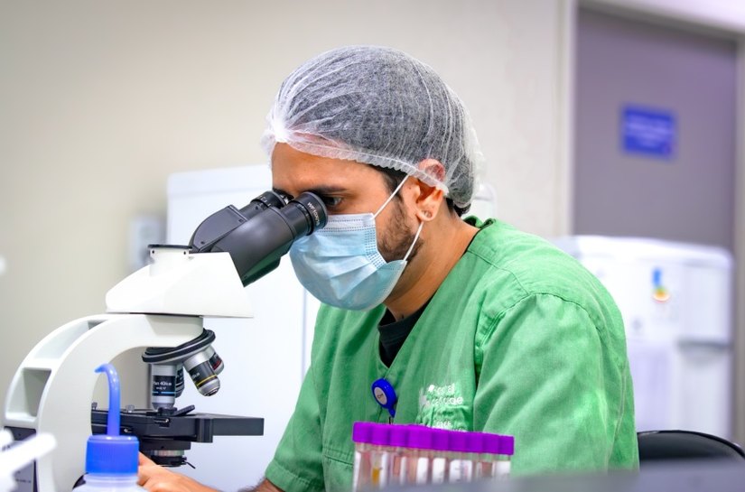 Hospital da Cidade promove atualização técnica sobre hemoculturas e amostras laboratoriais