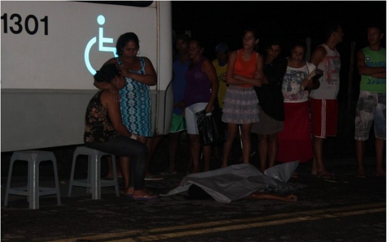 Um adolescente morre e outro ferido em colisão na AL 101 Norte