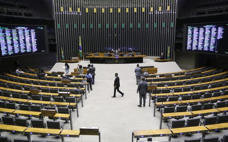 Plenário da Câmara dos Deputados reúne-se nesta manhã para votar acordos internacionais