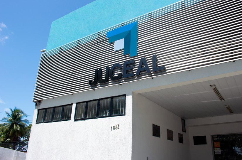Juceal completa 132 anos com mais de 580 mil empresas registradas e 100% dos serviços online