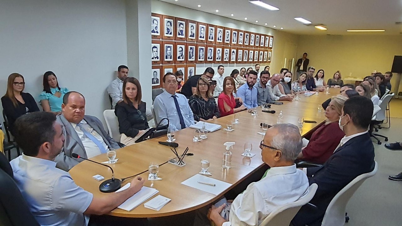 Governador recebe gestores de unidades de saúde e defende mutirões de atendimento
