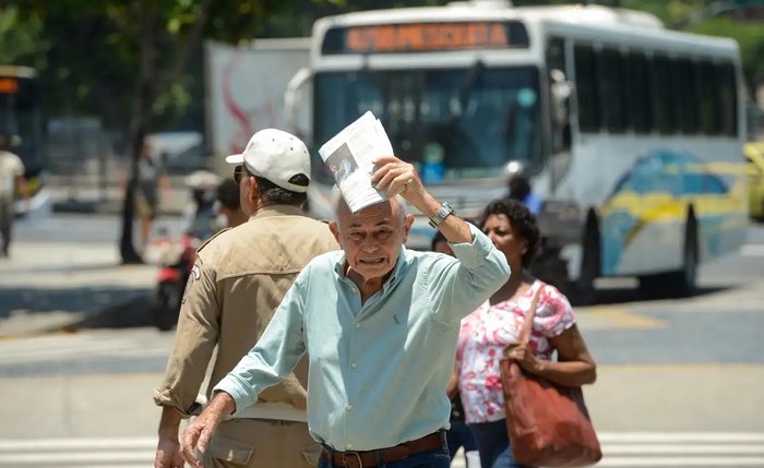 Termômetros em Pão de Açúcar marcam 50ºC na tarde desta terça-feira Termômetros em Pão de Açúcar marcam 50ºC na tarde desta terça-feira