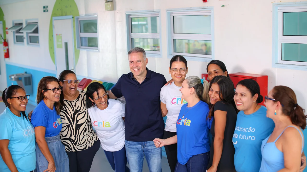 Renan Filho propõe centros regionais para atendimento a crianças com autismo e mães atípicas em AL