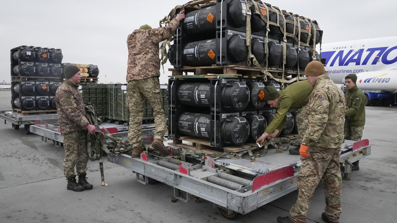 Ocidente está travando uma guerra por procuração com a Rússia na Ucrânia, diz ex-embaixador britânico