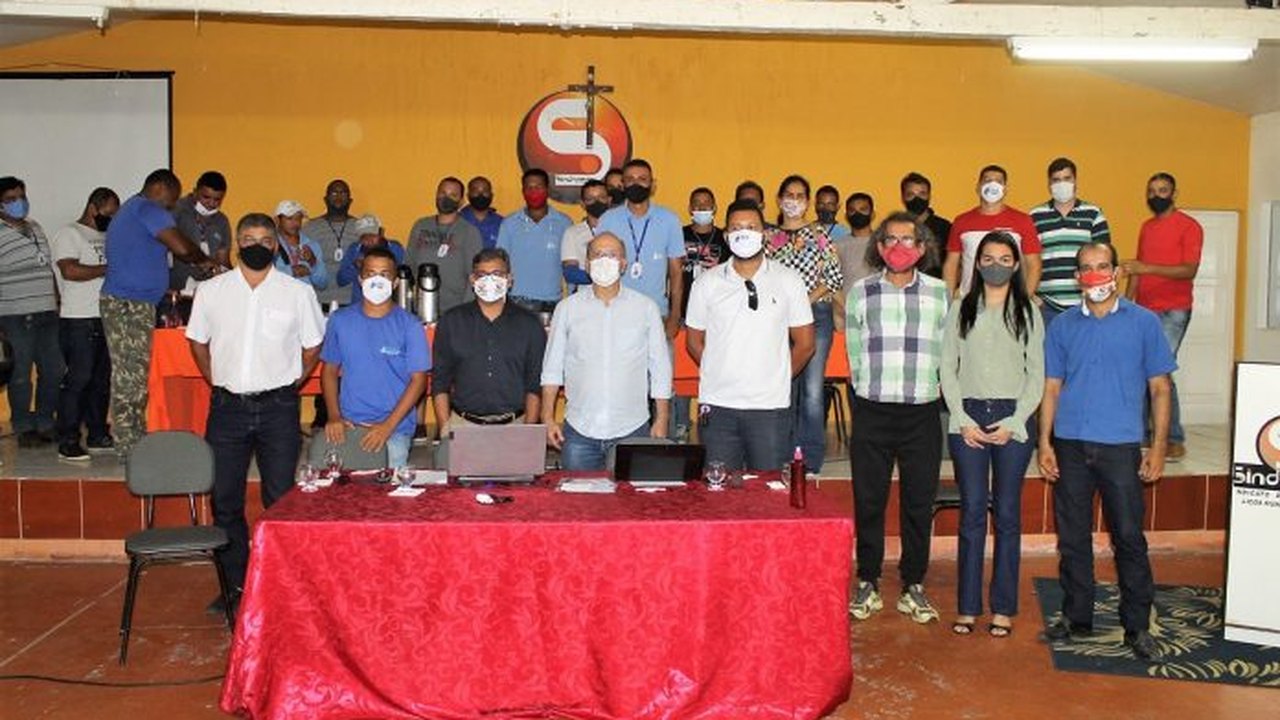 Prefeito Ronaldo Lopes mantém diálogo com servidores e atende reivindicações