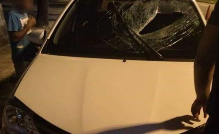 Motorista de aplicativo morre atingido por bloco arremessado de ponte