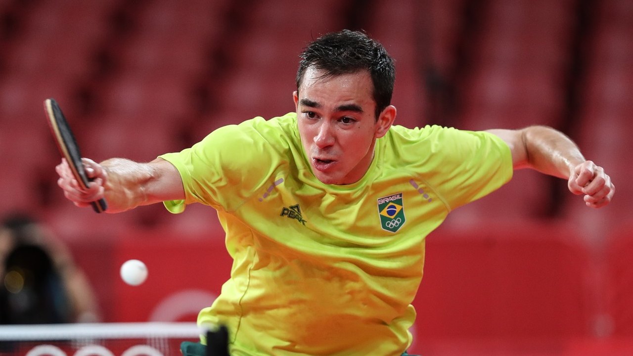 Hugo Calderano é tricampeão de tênis de mesa no Pan e Bruna Takahashi leva prata em Santiago