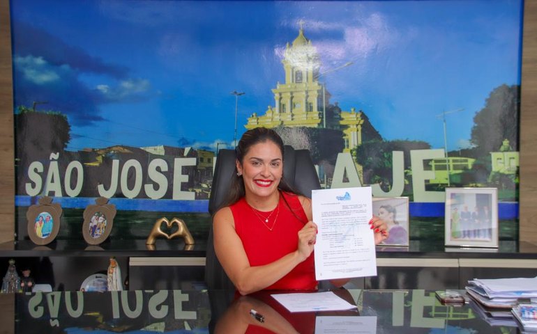 Prefeita Ângela Vanessa sanciona lei do piso da Enfermagem e São José da Laje é a primeira cidade de Alagoas a realizar o pagamento