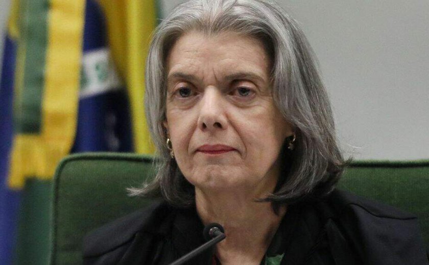 &#8216;As mulheres não foram invisíveis, foram invisibilizadas&#8217;, diz Cármen Lúcia