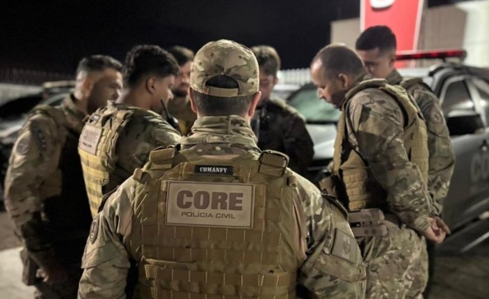 Mais de 100 policiais participaram do trabalho