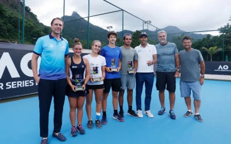 Nicolas Oliveira e Carolina Laydner disputam chave juvenil do Aberto da Austrália