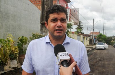 Prefeito Rui Palmeira vistoria obras no Novo Mundo nesta sexta-feira